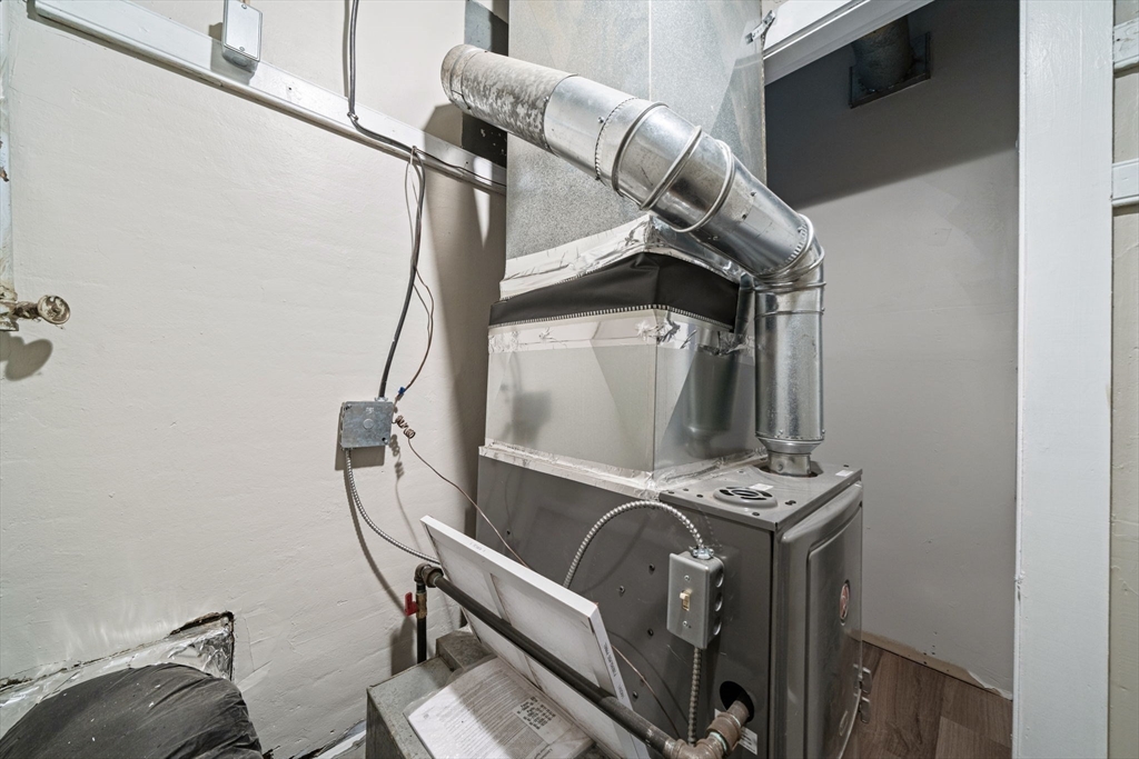 62 May Street Worcester, MA 01610 - Photo 17 of 38