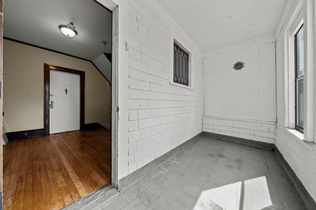 62 May Street Worcester, MA 01610 - Photo 19 of 38