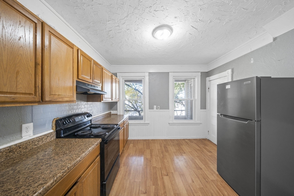 62 May Street Worcester, MA 01610 - Photo 22 of 38