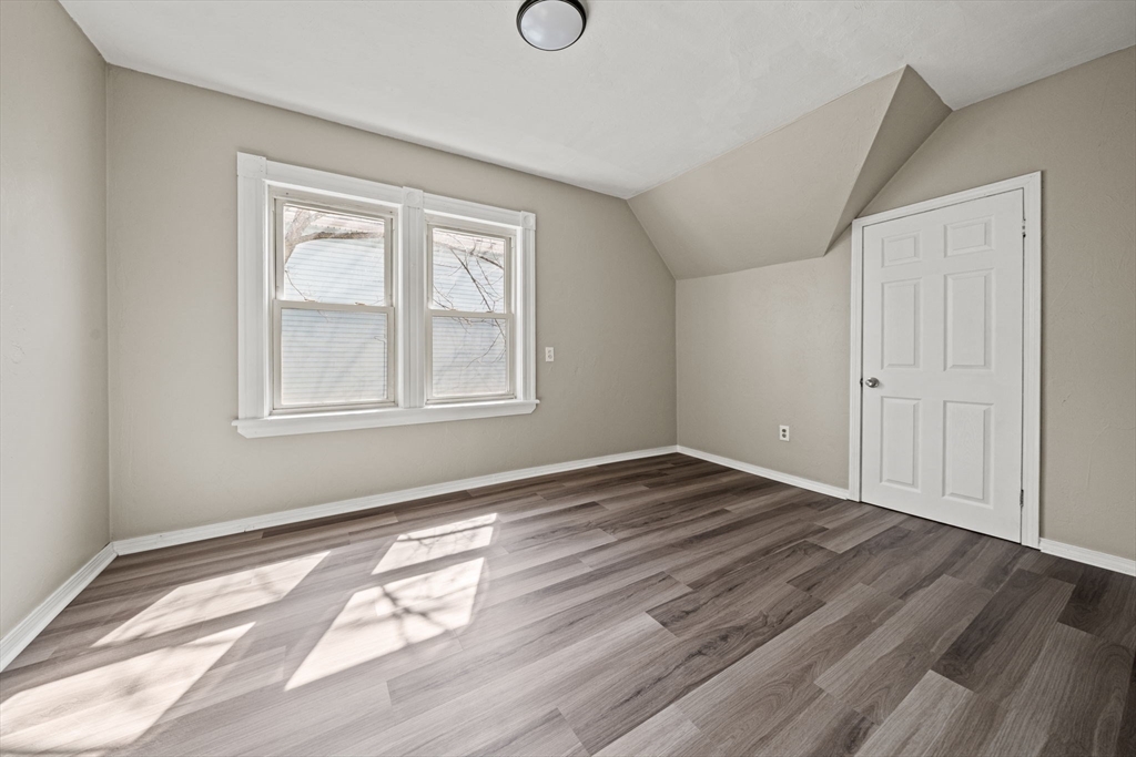 62 May Street Worcester, MA 01610 - Photo 4 of 38