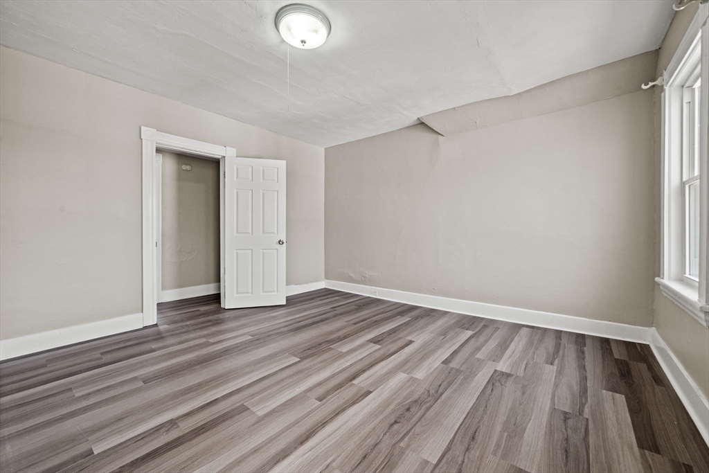 62 May Street Worcester, MA 01610 - Photo 7 of 38