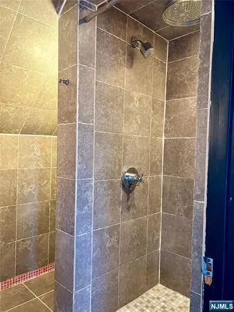 $2,500 | 266 Livingston Avenue, Lyndhurst, NJ 07071