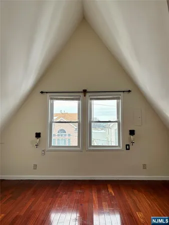 $2,500 | 266 Livingston Avenue, Lyndhurst, NJ 07071