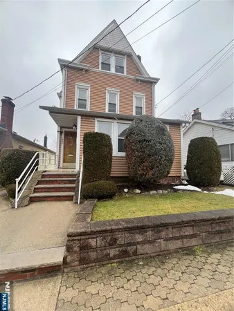 $2,500 | 266 Livingston Avenue, Lyndhurst, NJ 07071