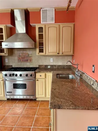 $2,500 | 266 Livingston Avenue, Lyndhurst, NJ 07071