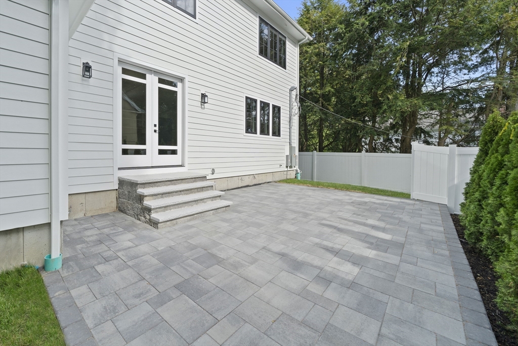 42 Bow Road Newton, MA 02459 - Photo 38 of 41