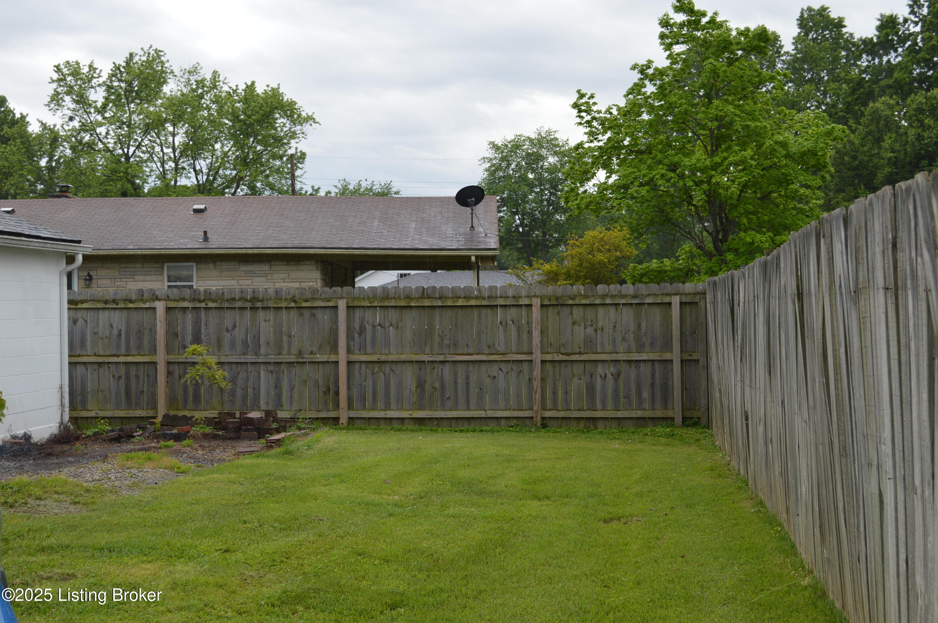 5606 Maryman Road Louisville, KY 40258 - Photo 33 of 33 Rear Side Yard