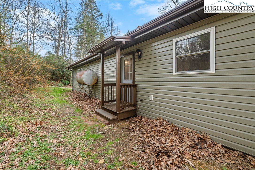 41 Raccoon Lane Newland, NC 28657 - Photo 26 of 34