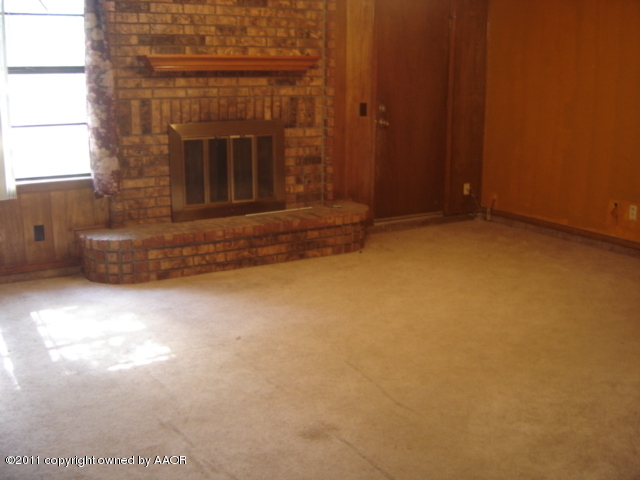 5321 Capulin Lane Amarillo, TX 79110 - Photo 3 of 14 a view of a fireplace