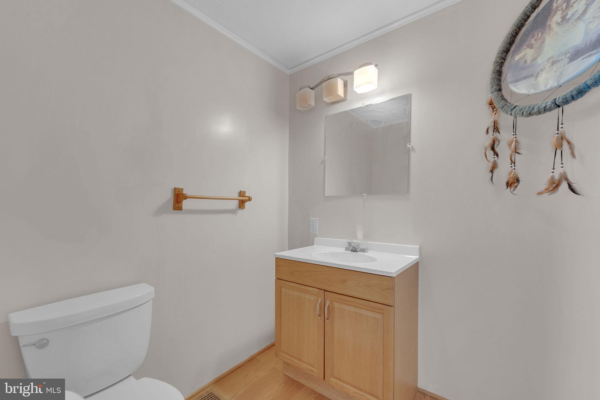 347 Quaker Neck Road Salem, NJ 08079 - Photo 19 of 35 Primary Bathroom - Half Bathroom