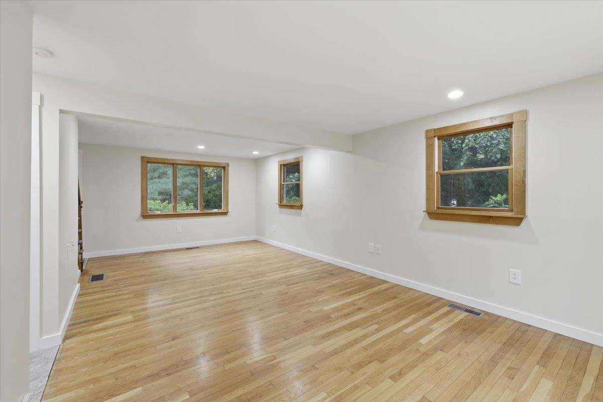 16 Lakeview Way Auburn, NH 03032 - Photo 13 of 45