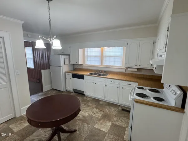 $1,350 | 1795 Highway 55, Mount Olive, NC 28365