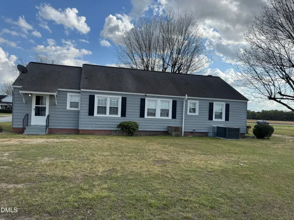 $1,350 | 1795 Highway 55, Mount Olive, NC 28365