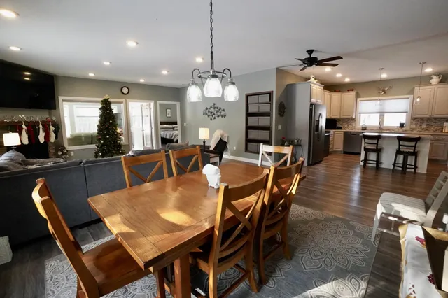 $425,000 | 204 Pine Street Southwest, New London, MN 56273