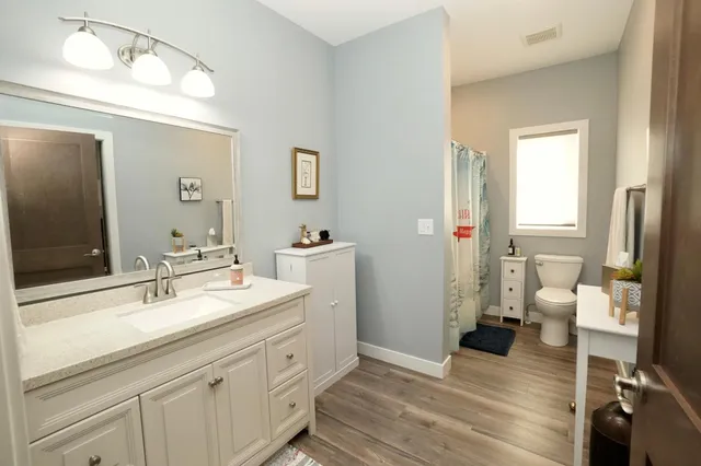 $425,000 | 204 Pine Street Southwest, New London, MN 56273