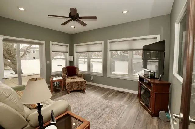 $425,000 | 204 Pine Street Southwest, New London, MN 56273