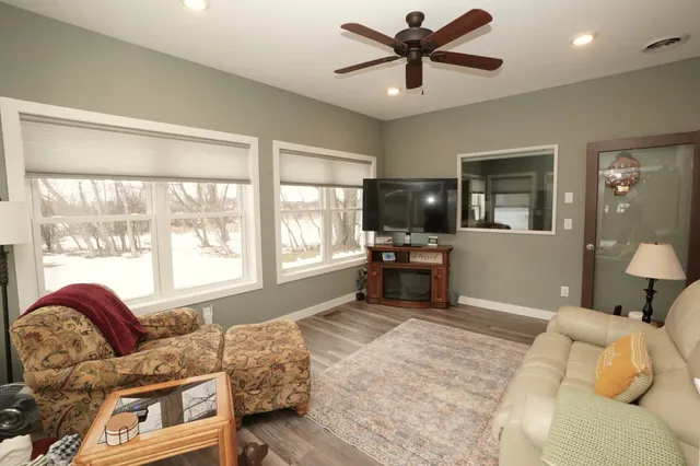 $425,000 | 204 Pine Street Southwest, New London, MN 56273
