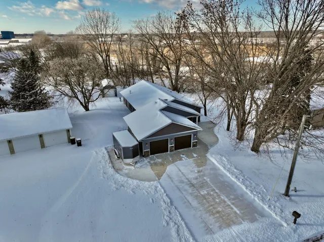 $425,000 | 204 Pine Street Southwest, New London, MN 56273