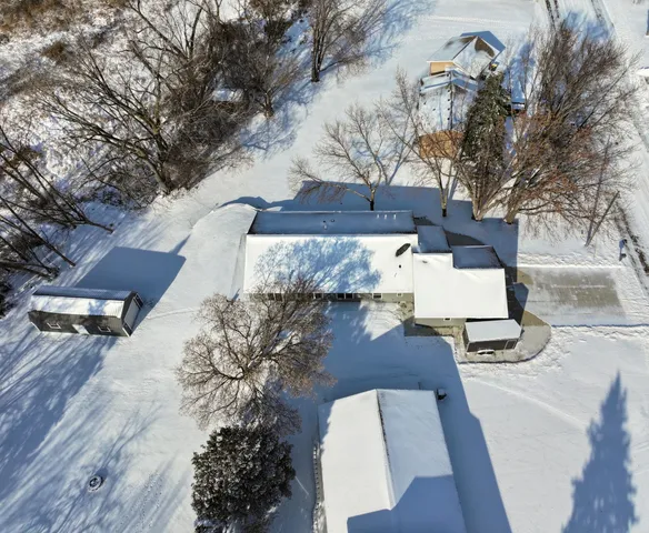 $425,000 | 204 Pine Street Southwest, New London, MN 56273