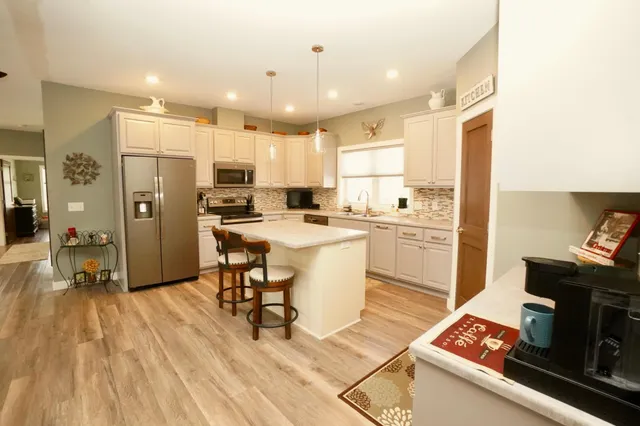 $425,000 | 204 Pine Street Southwest, New London, MN 56273