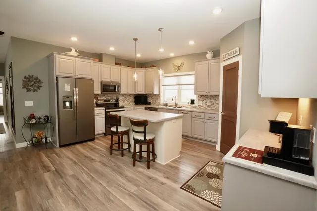 $425,000 | 204 Pine Street Southwest, New London, MN 56273