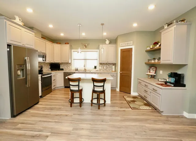 $425,000 | 204 Pine Street Southwest, New London, MN 56273