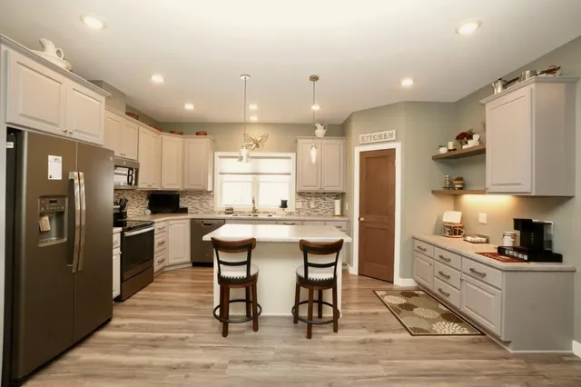 $425,000 | 204 Pine Street Southwest, New London, MN 56273