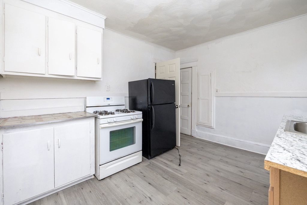 704-708 Sumner Avenue Springfield, MA 01108 - Photo 23 of 40
