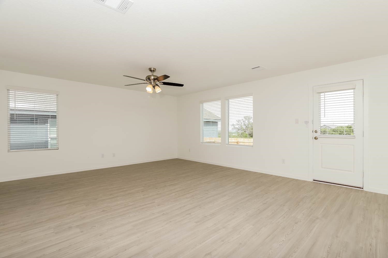 14443 Jenson Creek San Antonio, TX 78245 - Photo 5 of 13