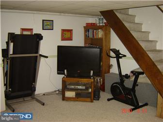 233 Wingate Road Upper Darby, PA 19082 - Photo 12 of 12 Basement - Finished