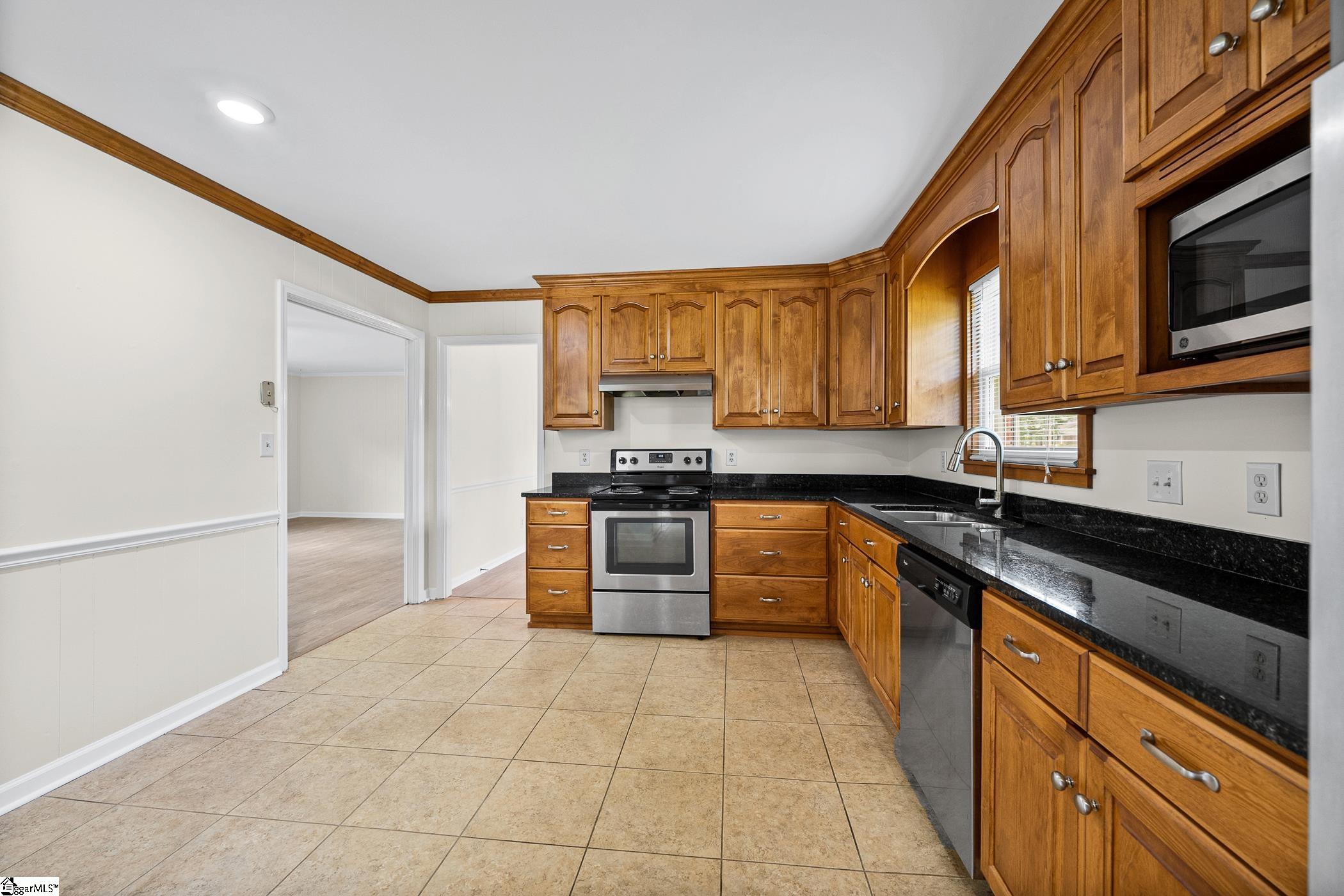 107 Lemon Tree Trail Laurens, SC 29360 - Photo 13 of 42