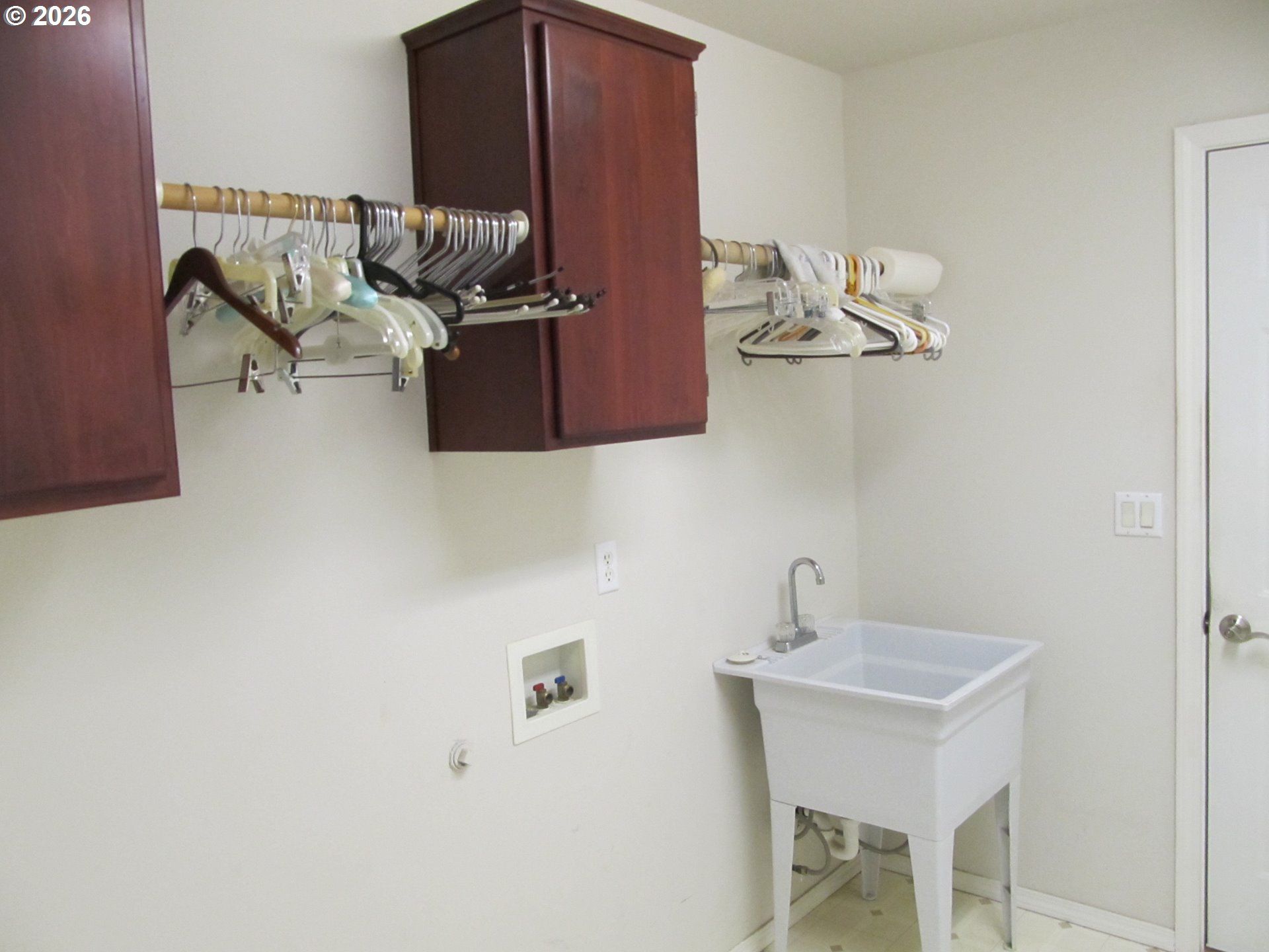 1144 East Main Street Hermiston, OR 97838 - Photo 18 of 27 Laundry