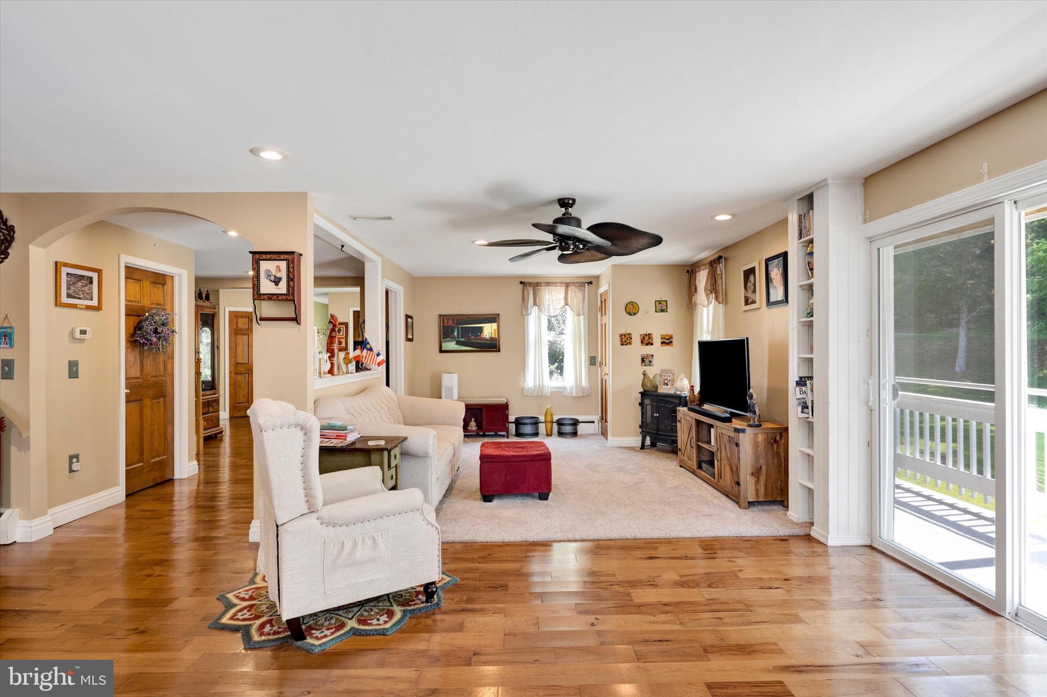 15 Gift Road Hamburg, PA 19526 - Photo 13 of 55 Living room