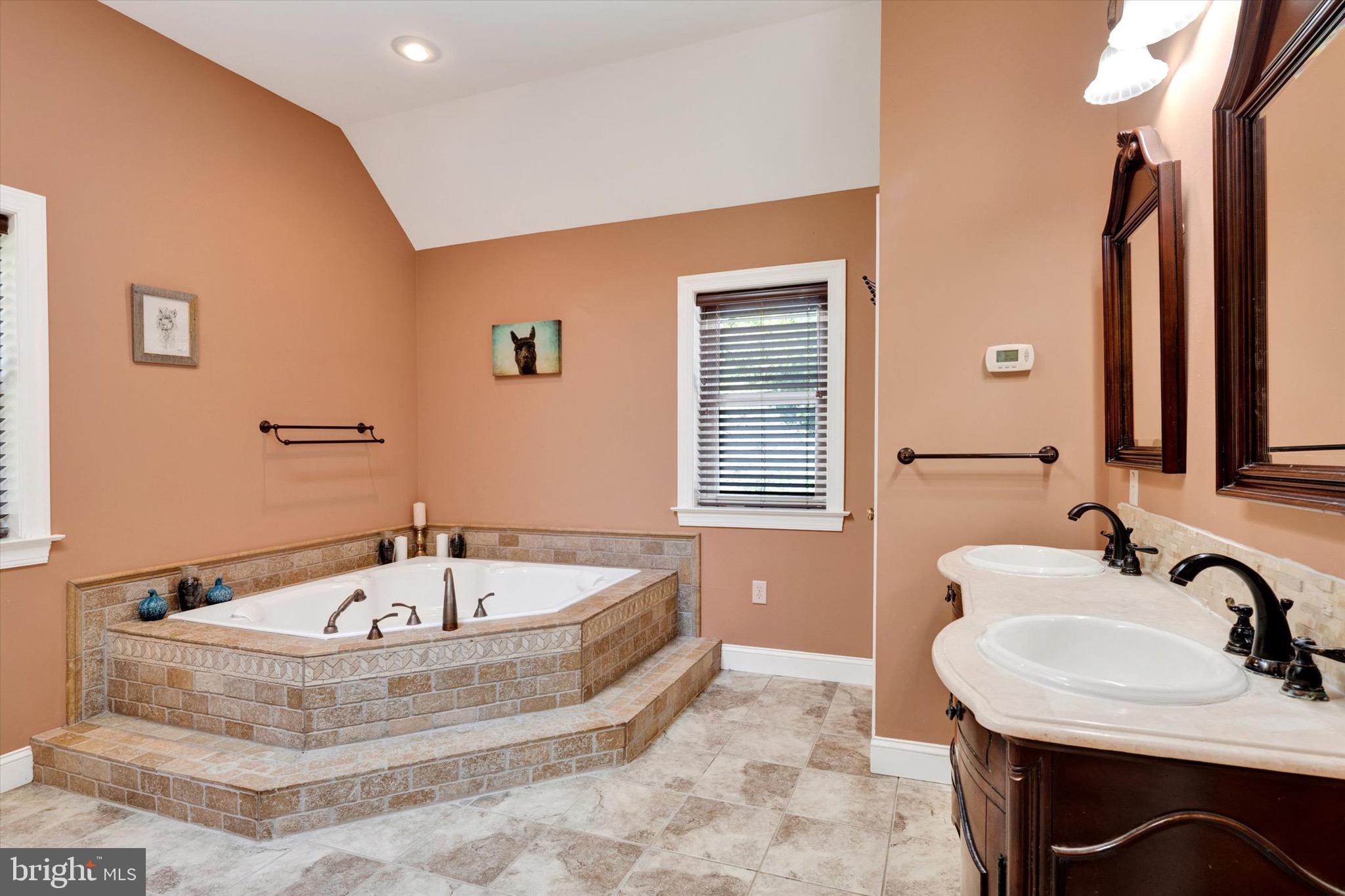 15 Gift Road Hamburg, PA 19526 - Photo 25 of 55 Primary Bathroom