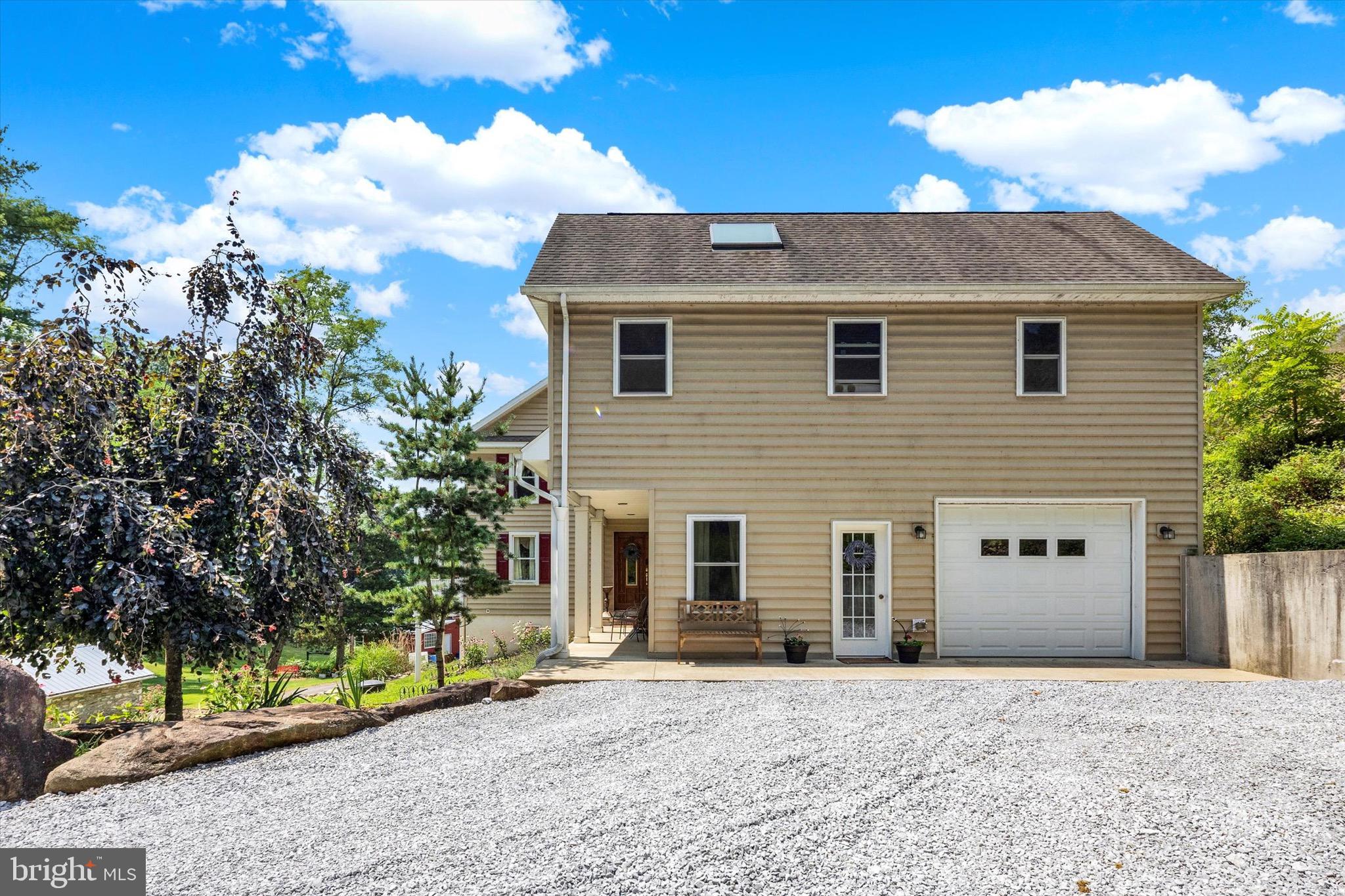 15 Gift Road Hamburg, PA 19526 - Photo 38 of 55 Exterior Side/Garage