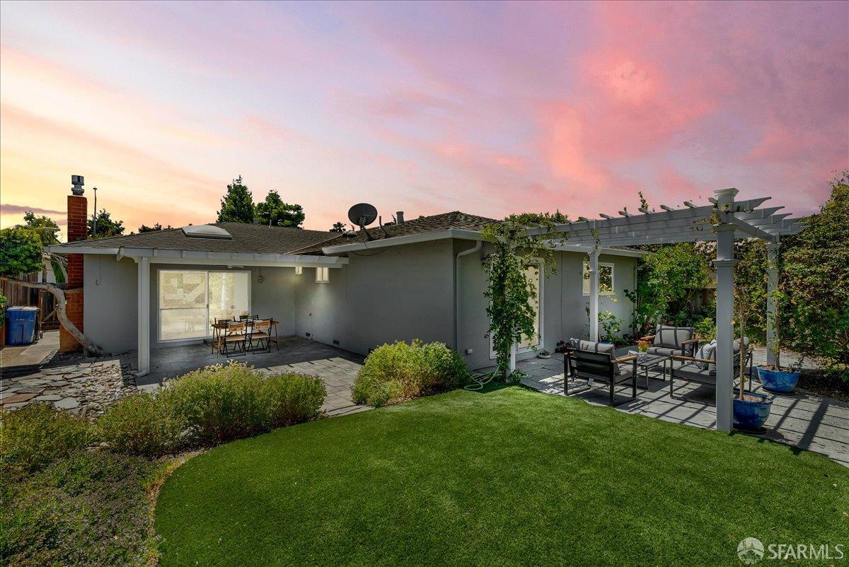 2083 Seacliff Drive Milpitas, CA 95035 - Photo 4 of 59 a view of a backyard with sitting area and garden