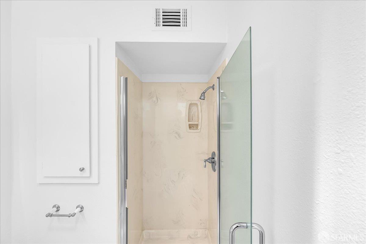 2083 Seacliff Drive Milpitas, CA 95035 - Photo 41 of 59 a view of bathroom