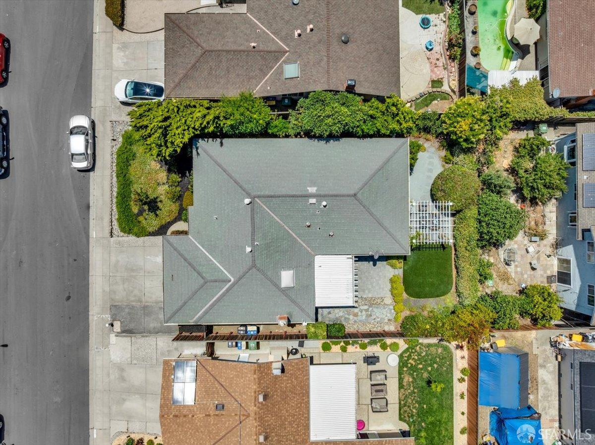 2083 Seacliff Drive Milpitas, CA 95035 - Photo 51 of 59 an aerial view of multiple houses with a yard