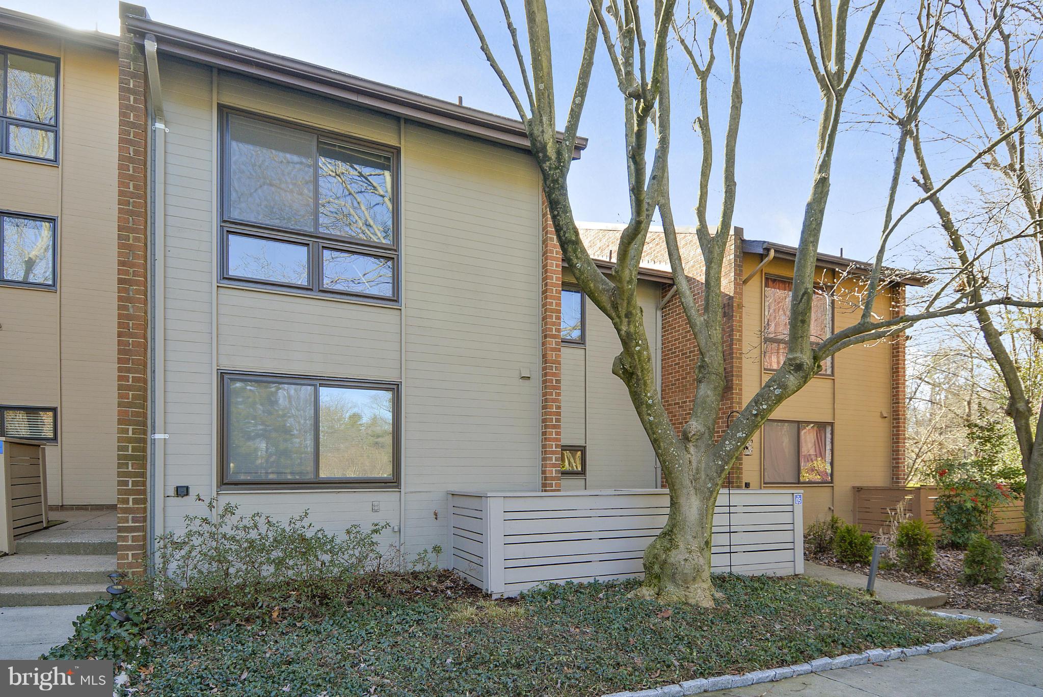 11605 Hunters Green Court Reston, VA 20191 - Photo 1 of 30 Exterior (Front)