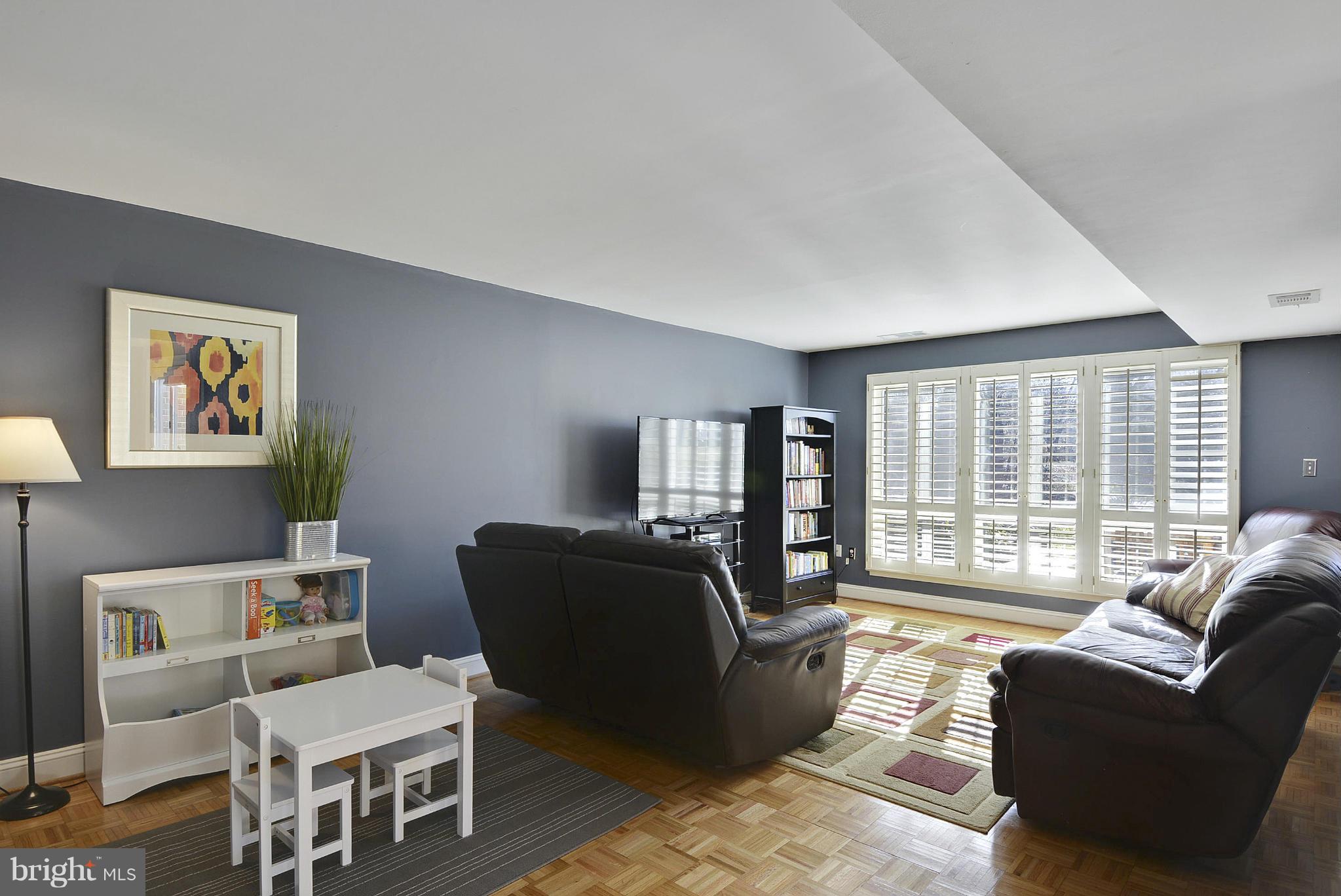 11605 Hunters Green Court Reston, VA 20191 - Photo 11 of 30 Living Room