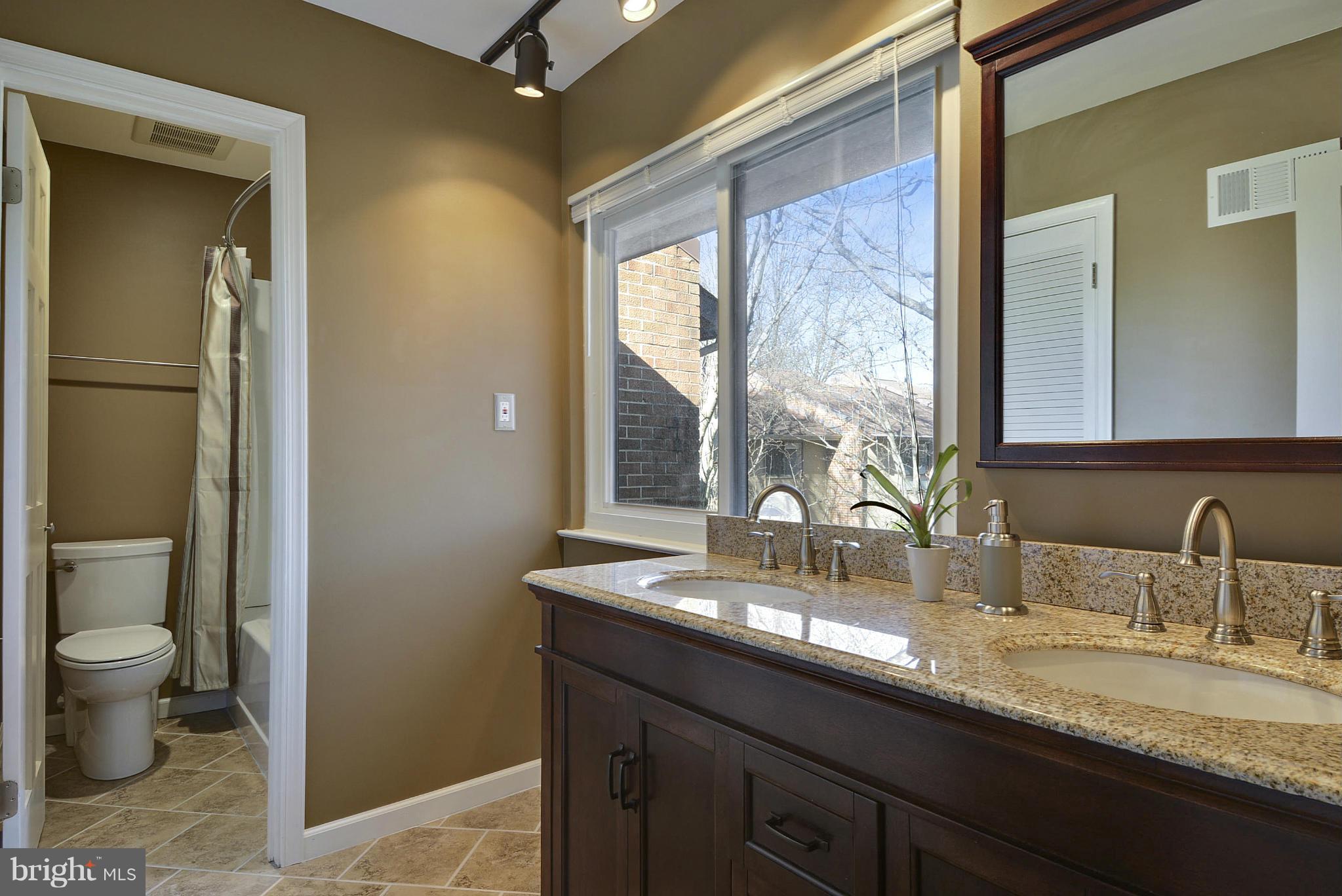 11605 Hunters Green Court Reston, VA 20191 - Photo 22 of 30 Bath