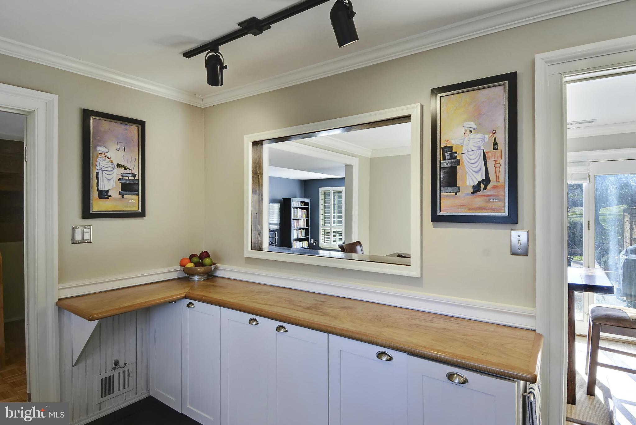 11605 Hunters Green Court Reston, VA 20191 - Photo 4 of 30 Kitchen