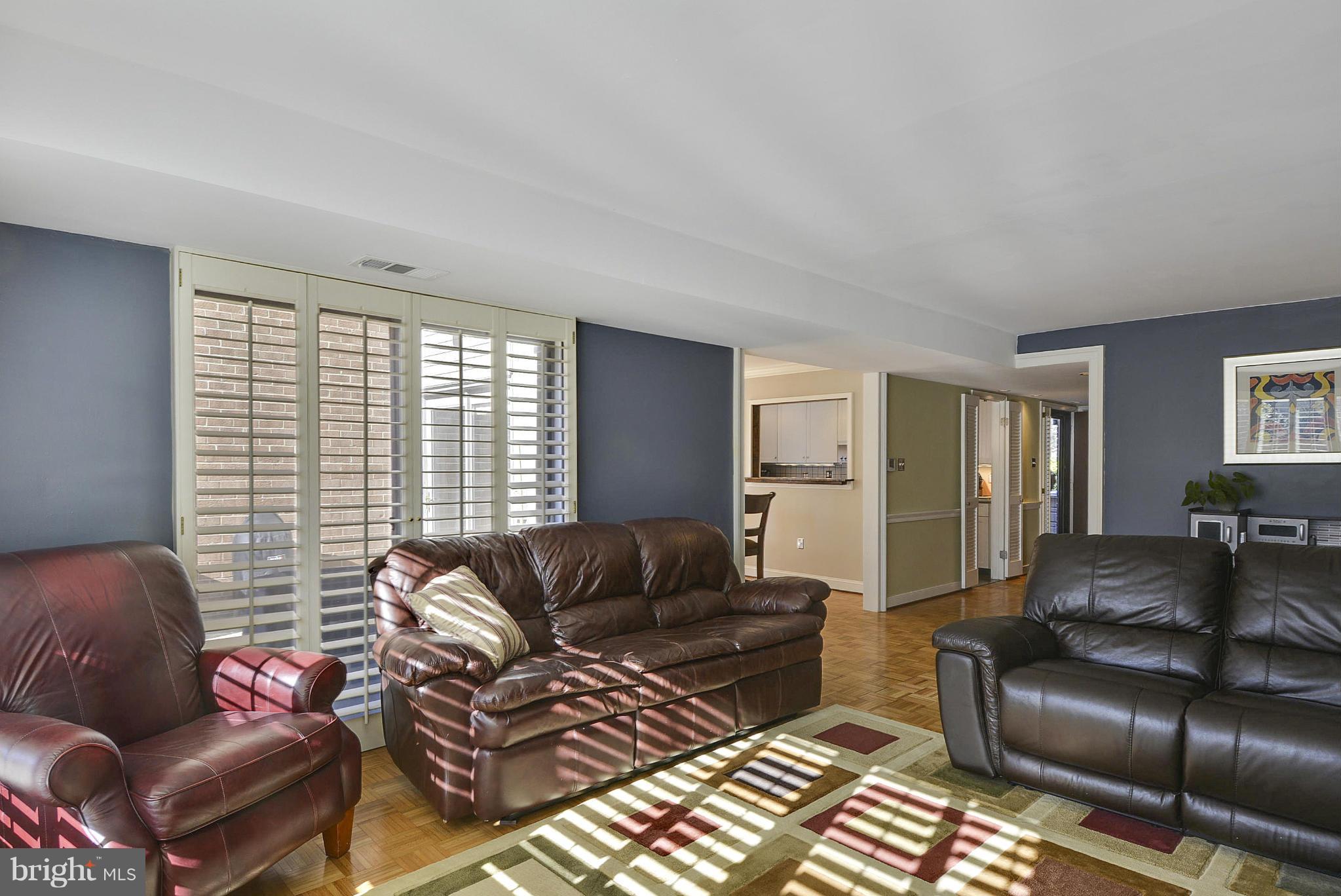 11605 Hunters Green Court Reston, VA 20191 - Photo 10 of 30 Living Room