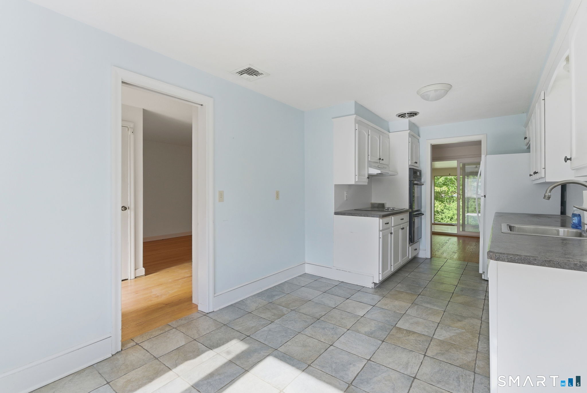 68 Cornwall Road Berlin, CT 06037 - Photo 8 of 27