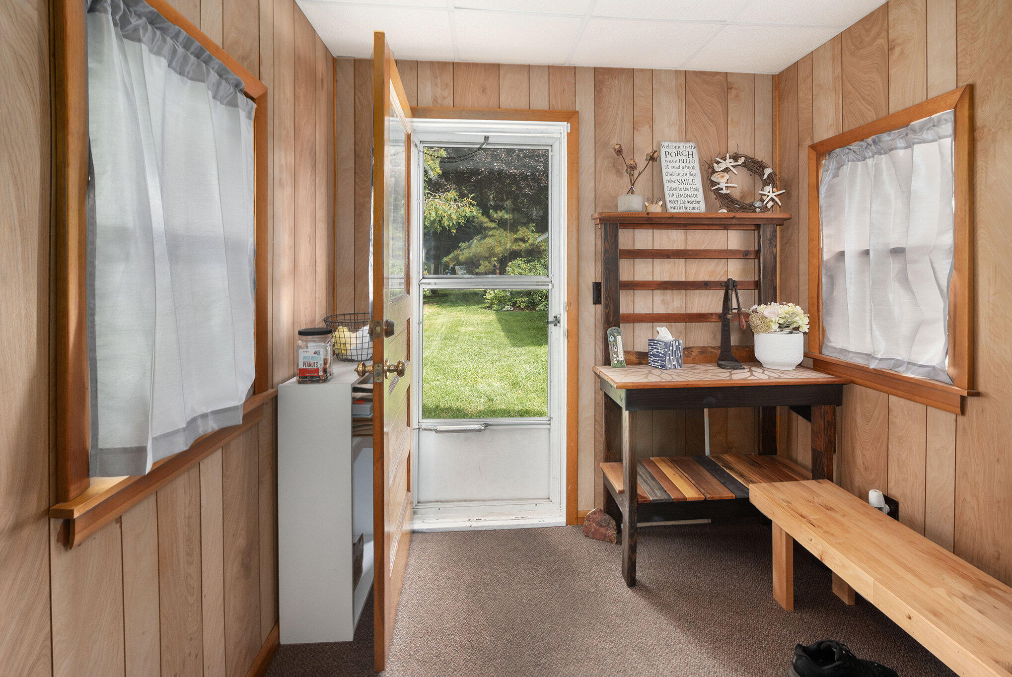 807 Maple Street Manistee, MI 49660 - Photo 12 of 23 Mudroom