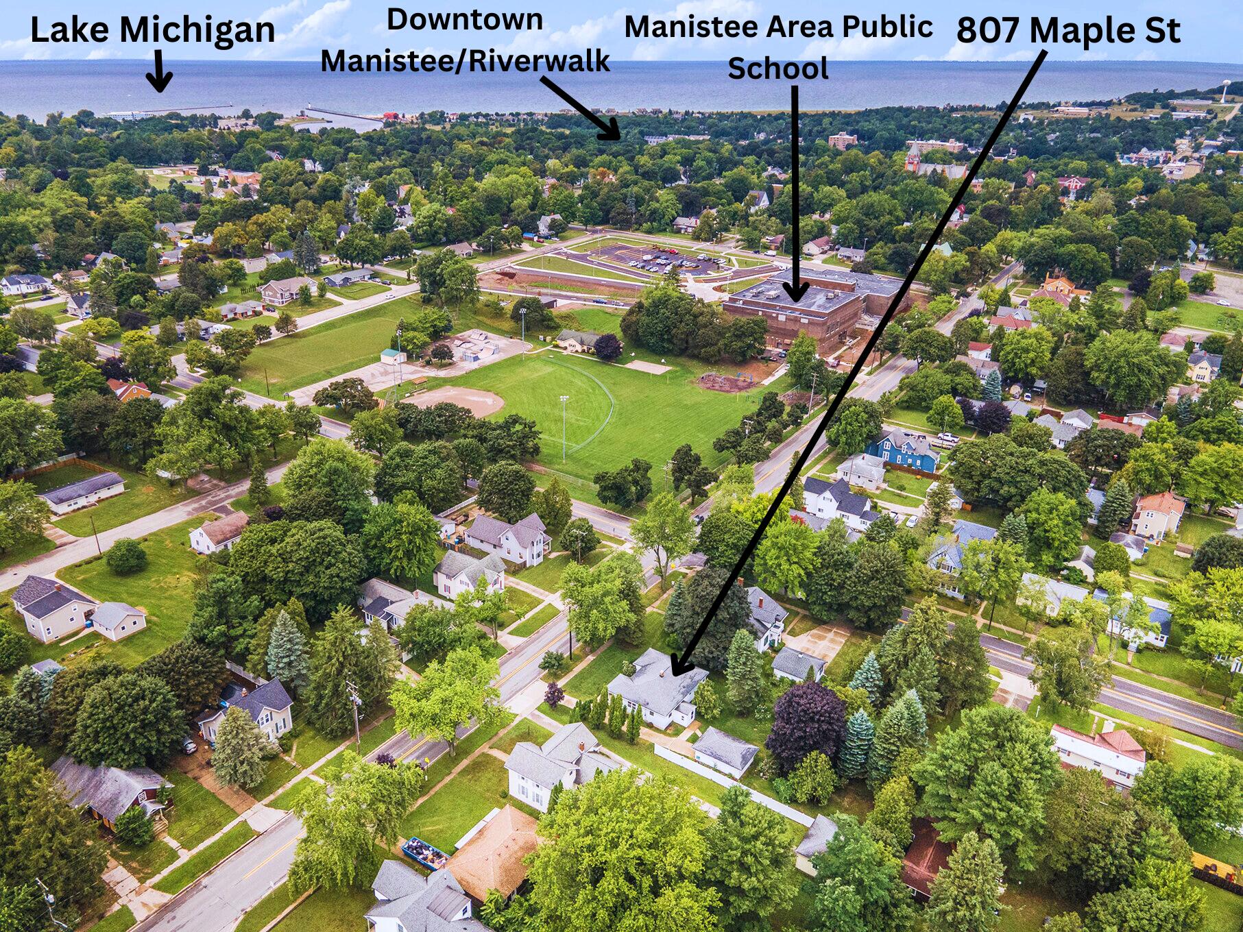807 Maple Street Manistee, MI 49660 - Photo 15 of 23 Aerial view