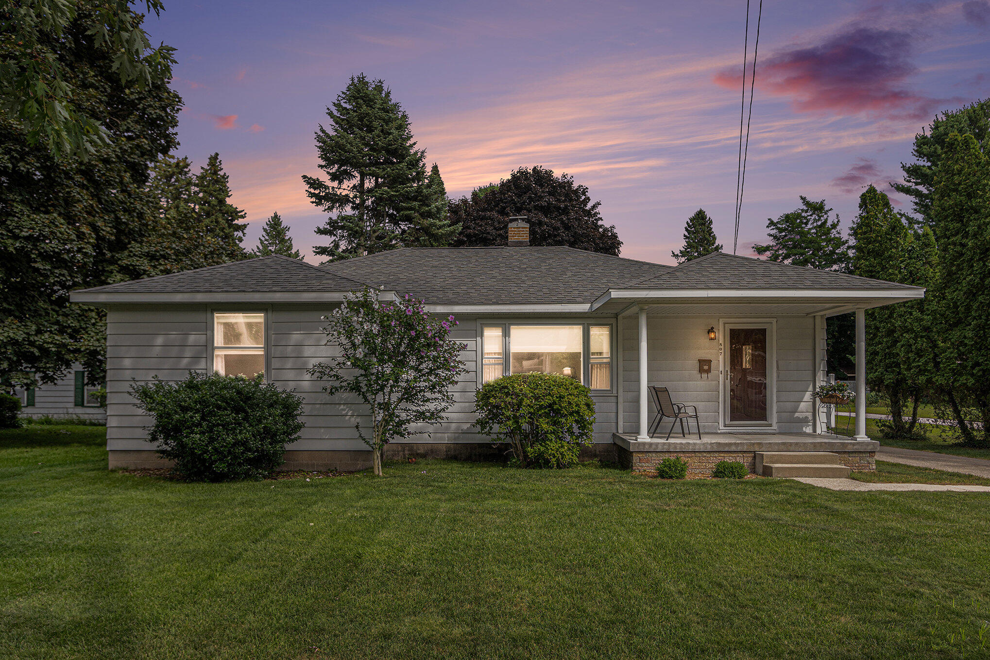 807 Maple Street Manistee, MI 49660 - Photo 19 of 23 Twilight