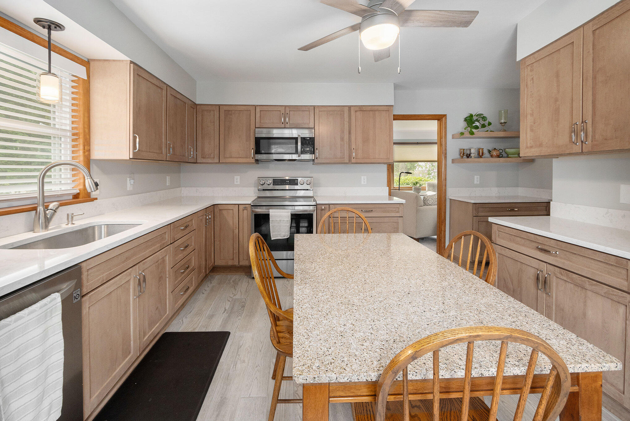 807 Maple Street Manistee, MI 49660 - Photo 3 of 23 Ash cabinets