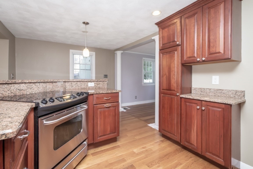32 Hamilton Road, Unit 32 Wakefield, MA 01880 - Photo 9 of 39