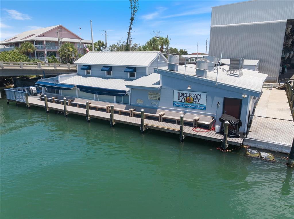 100 Circuit Road, Unit S35 Nokomis, FL 34275 - Photo 6 of 35 a view of a house with a yard